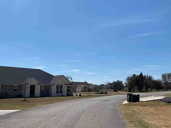 Exterior Neighborhood (street photo)