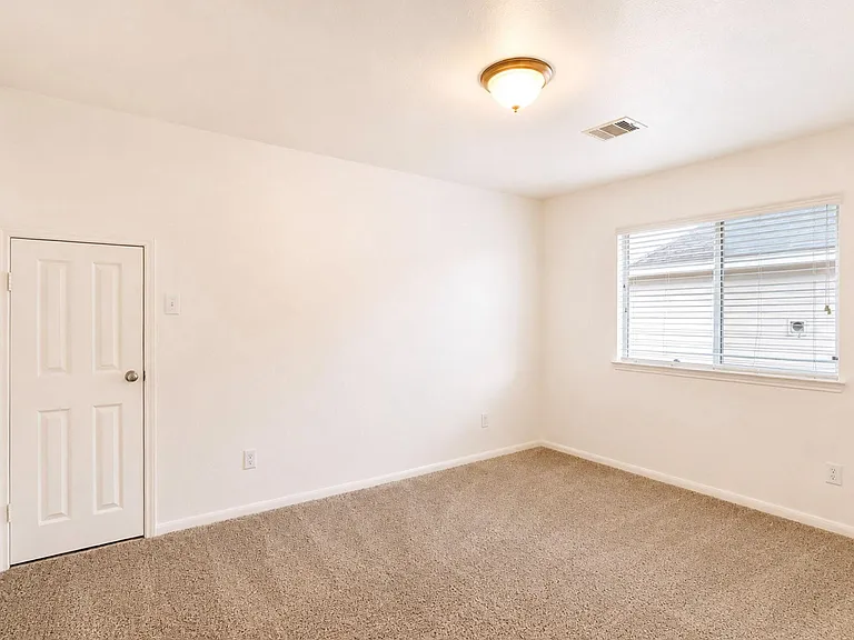 3303 Belmont River Ln — Photo 36