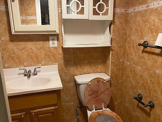 1st image of 1227 E 84th St #2