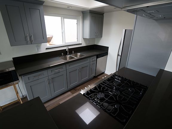 5th image of 729 Manhattan Beach Blvd #A