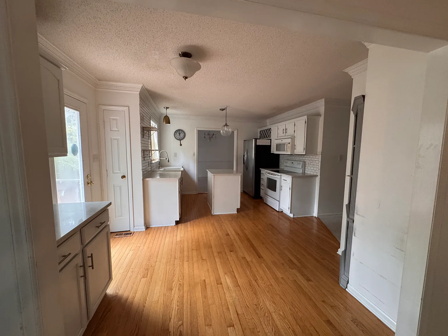 3420 Tunas St — Photo 2