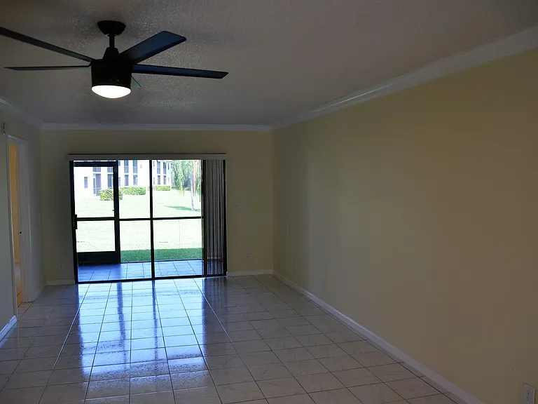 320 Norwood Ter #113 — Photo 6