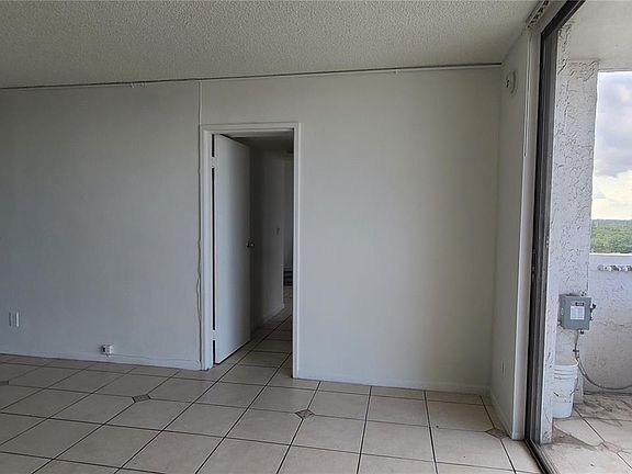 5th image of 13499 Biscayne Blvd APT 1001