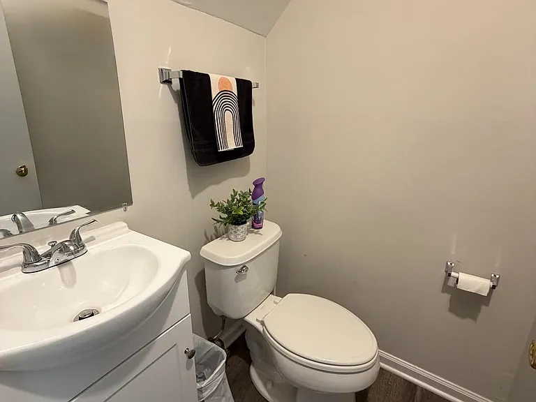 415 Strathaven Ct — Photo 11