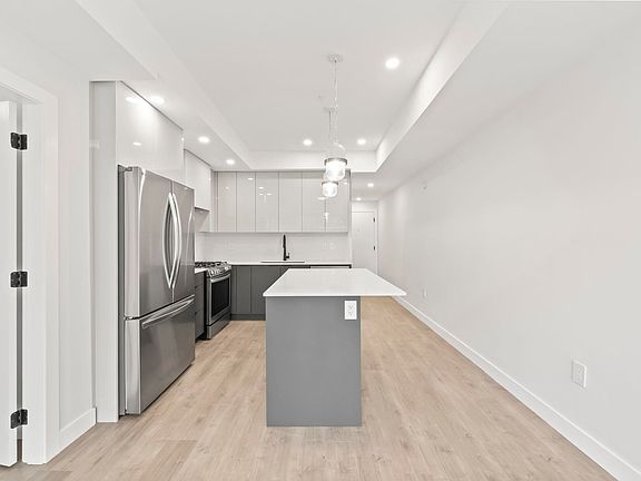 3rd image of 15353 17th Ave #103
