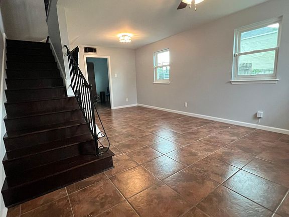 3rd image of 4979 Baccich St