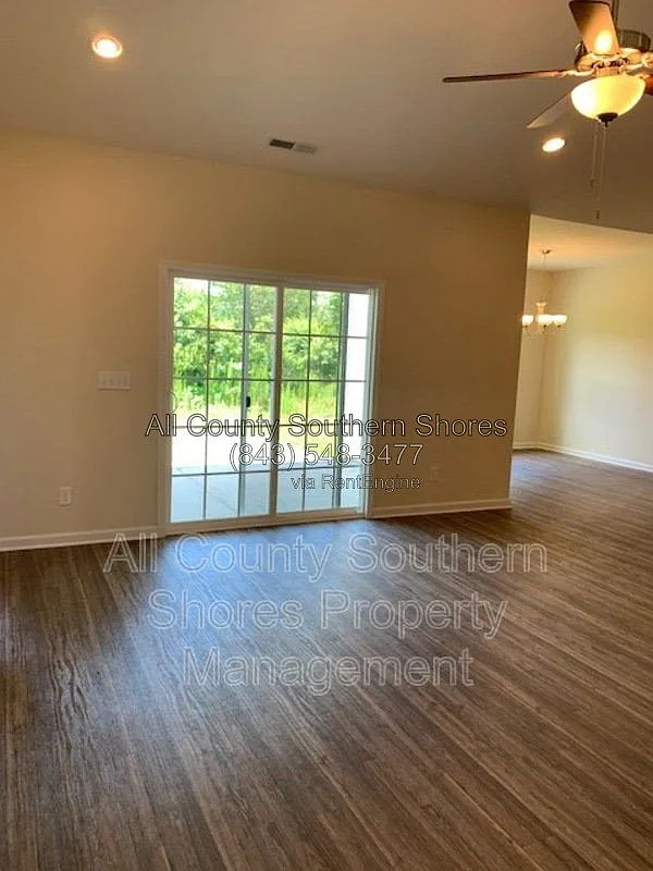 3 bed, 2.0 bath, 1670 sqft, $1,875 — Photo 3
