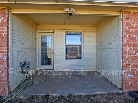 3rd image of 3707 Eagle Crest Dr