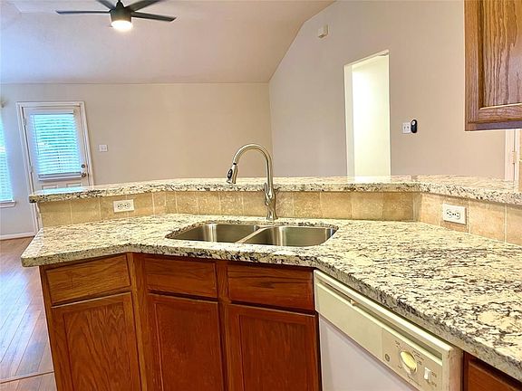 3rd image of 6834 Catarina Cir