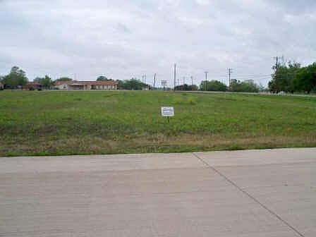 1st image of 2300 Vista Oaks Ln