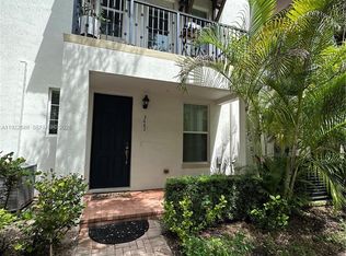 Montclair, Hollywood, FL 33025