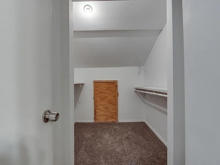 13813 Fairhill Ave — Photo 30