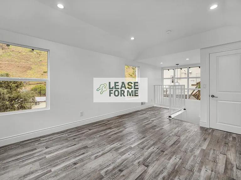 9848 Portola Dr — Photo 38