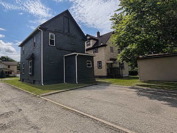 2nd image of 798 Dayton St