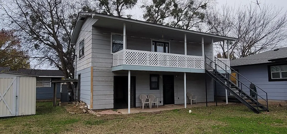 2 bed, 1.5 bath, 1020 sqft, $1,200 — Photo 1