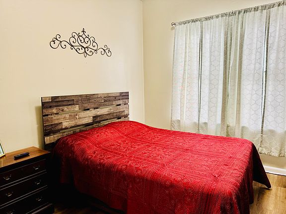4th image of 472 Claxton Ave N