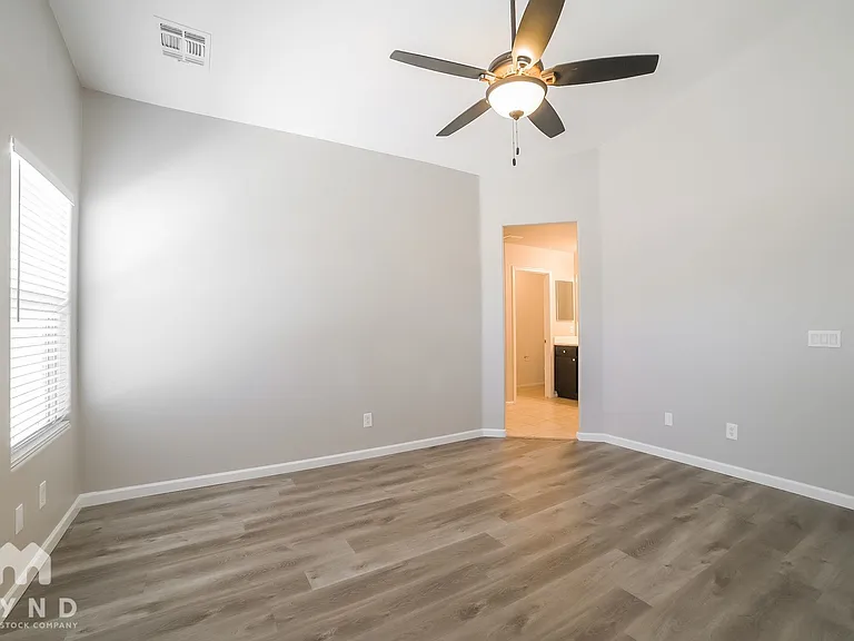 3023 S 87th Dr — Photo 4