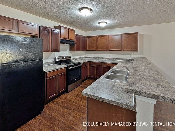 3rd image of 5753 Village Pond Cir