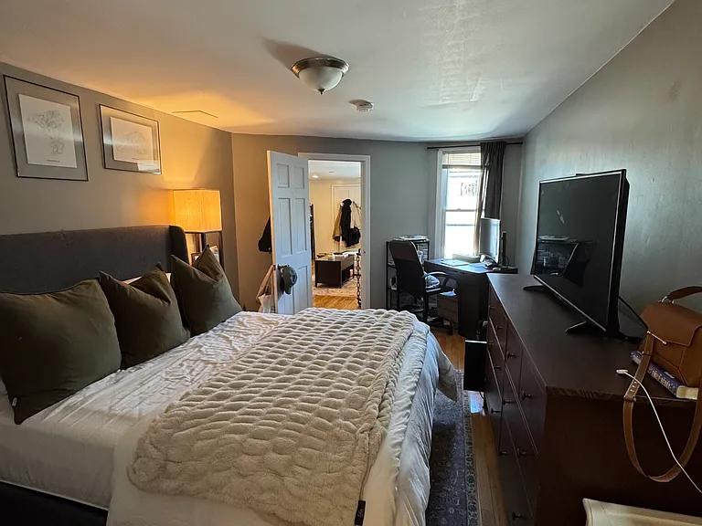 254 W 3rd St #1 — Photo 5
