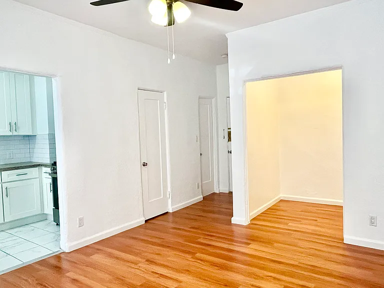 1154 N Formosa Ave — Photo 4