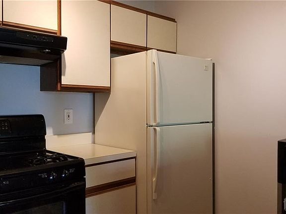 3rd image of 110 Woodhaven Dr #110