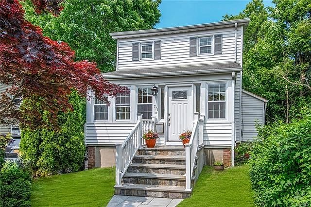 1st image of 771 N Barry Ave