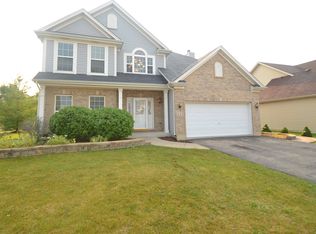 141 Fieldcrest Dr, Bartlett, IL 60103