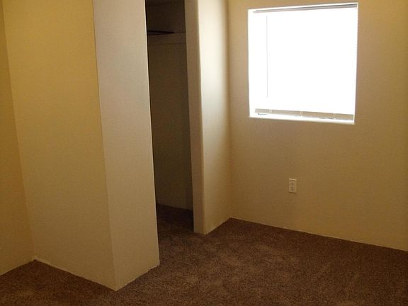5th image of 12541 W Swanson St