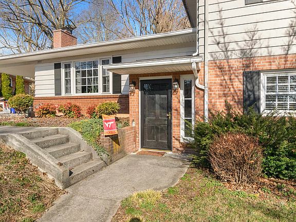 3rd image of 920 McBryde Ln