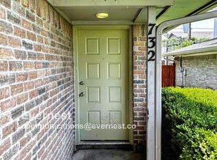 732 Lariat Ln, Fort Worth, TX 76108