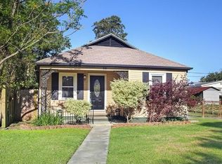 28 W Chalmette Cir, Chalmette, LA 70043