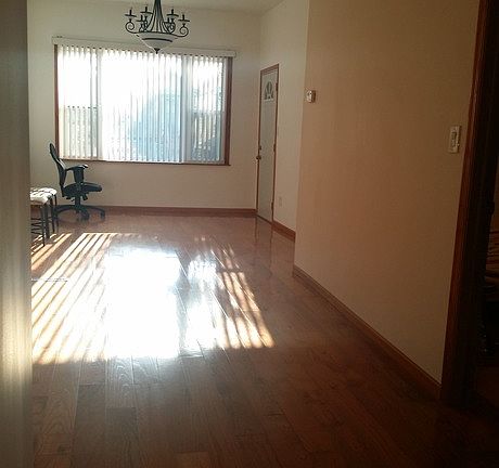 3rd image of 4057 S Artesian Ave