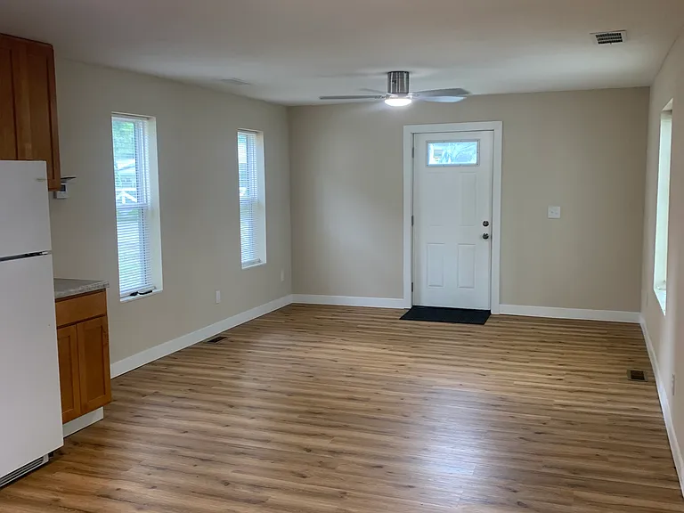 1718 California Ave — Photo 4