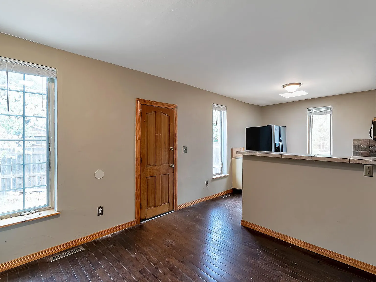 2 bed, 1100 sqft, $1,710 — Photo 4