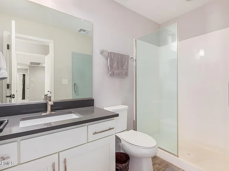 5654 N 88th Ln — Photo 36
