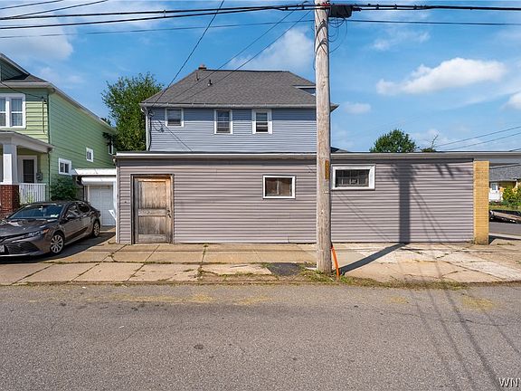 3rd image of 141 Esser Ave