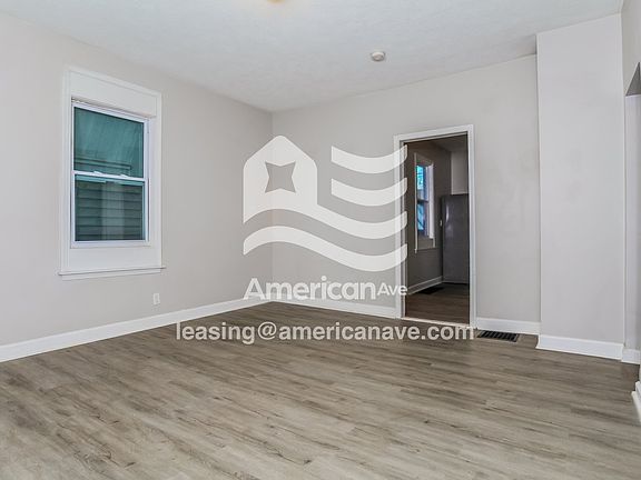 774050_004_wm_-_living_room_13619374.jpg