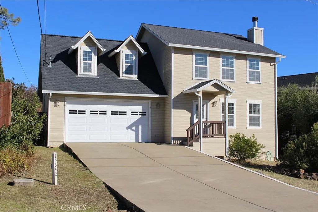 3 bed, 2.5 bath, 1665 sqft, $2,475 — Photo 2