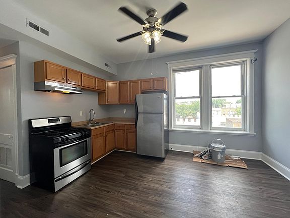 2nd image of 1143 N Rockwell St APT 3F