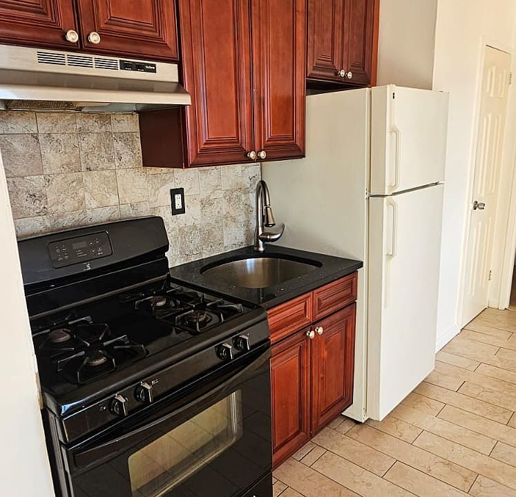 1st image of 109 Bruce Ave #7C