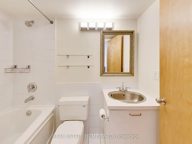 255 Richmond St E #Penthouse 10 — Photo 8