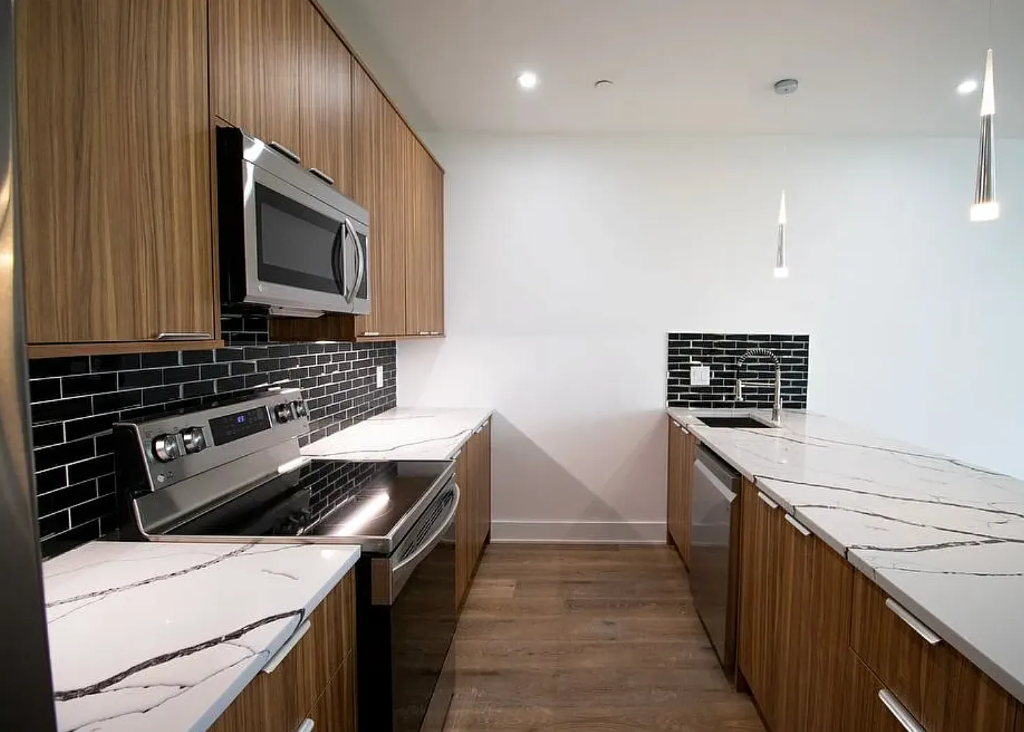 3 bed, 1330 sqft, $1,850 — Photo 4