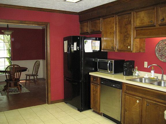 5th image of 955 Lakeside Dr