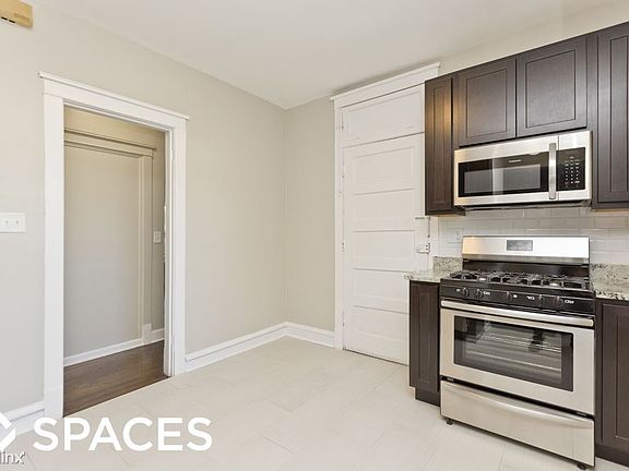 3rd image of 2456 W Cuyler Ave #2