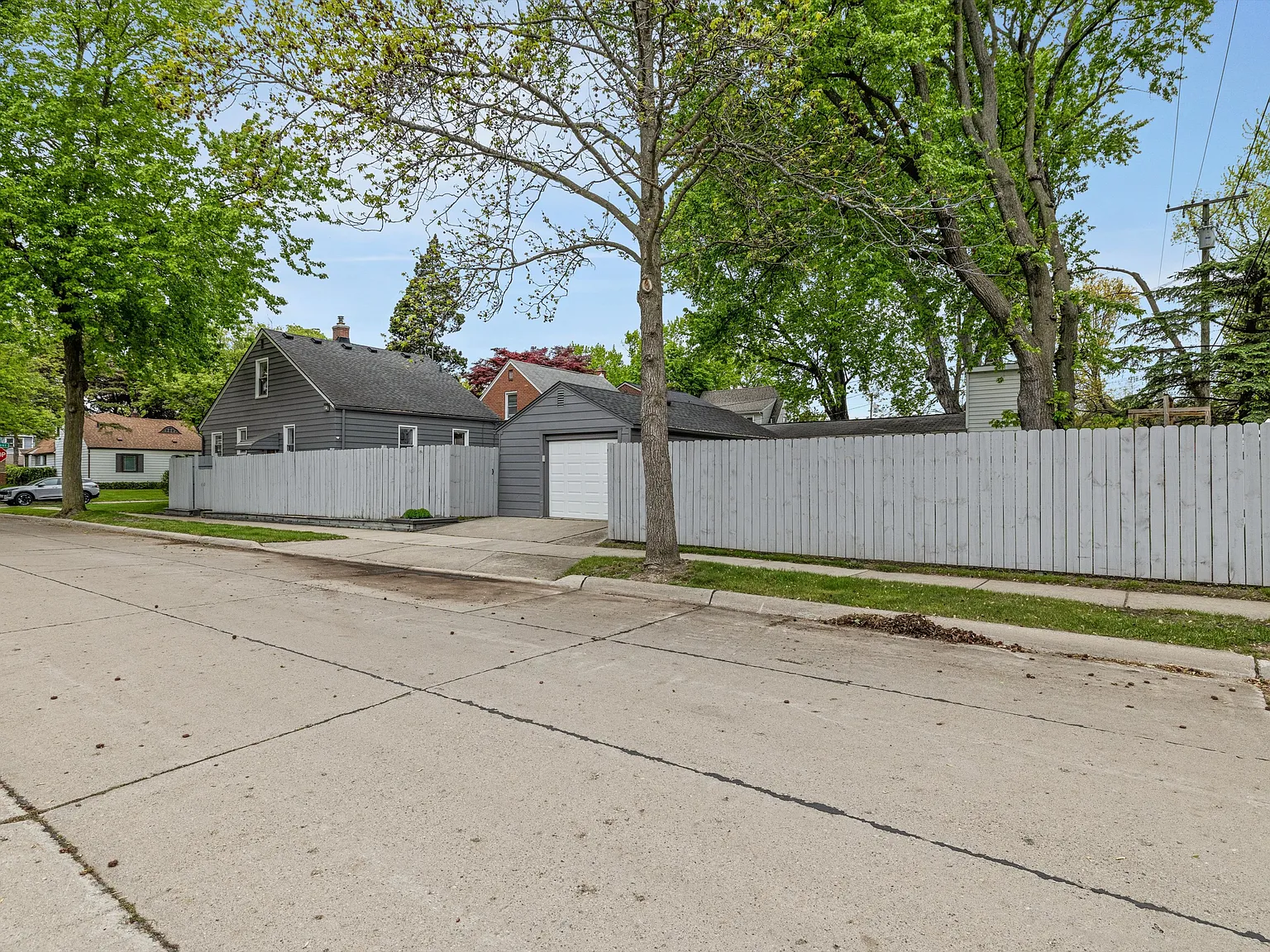 4 bed, 1186 sqft, $2,500 — Photo 4