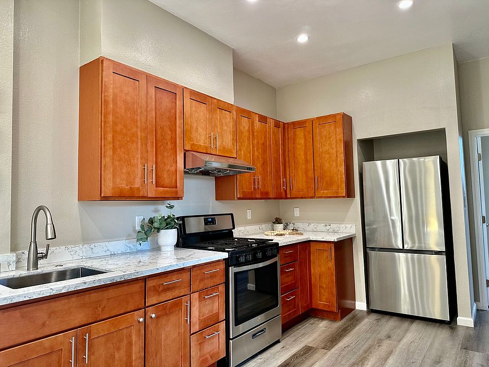 1st image of 1430 8th Ave #1438