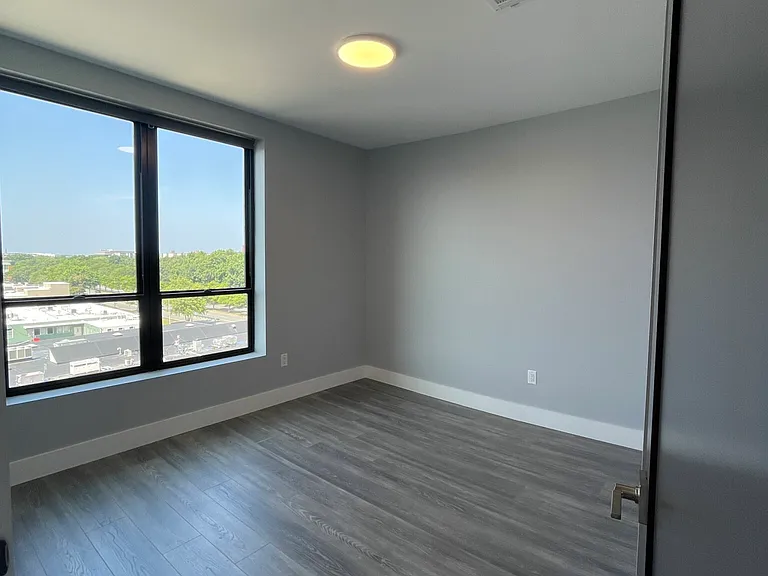 365A Western Ave #607 — Photo 7