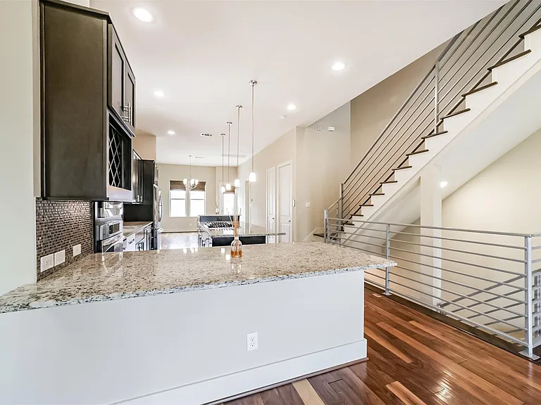 5425A Hidalgo St — Photo 9