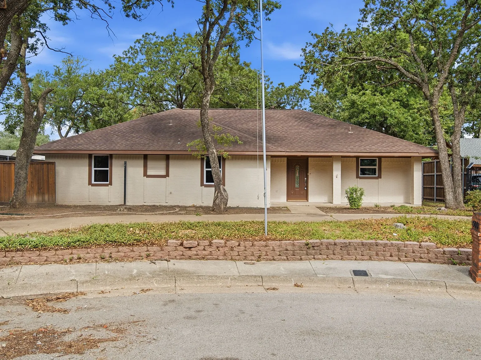 3 bed, 1795 sqft, $2,525 — Photo 1