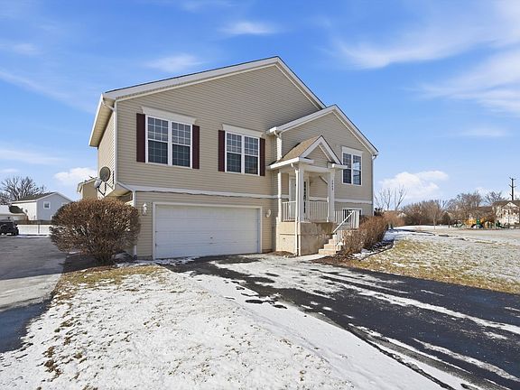 3rd image of 2949 Woodside Dr
